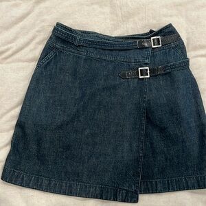 Chanel mini jean skirt with silver buckles. Size 36